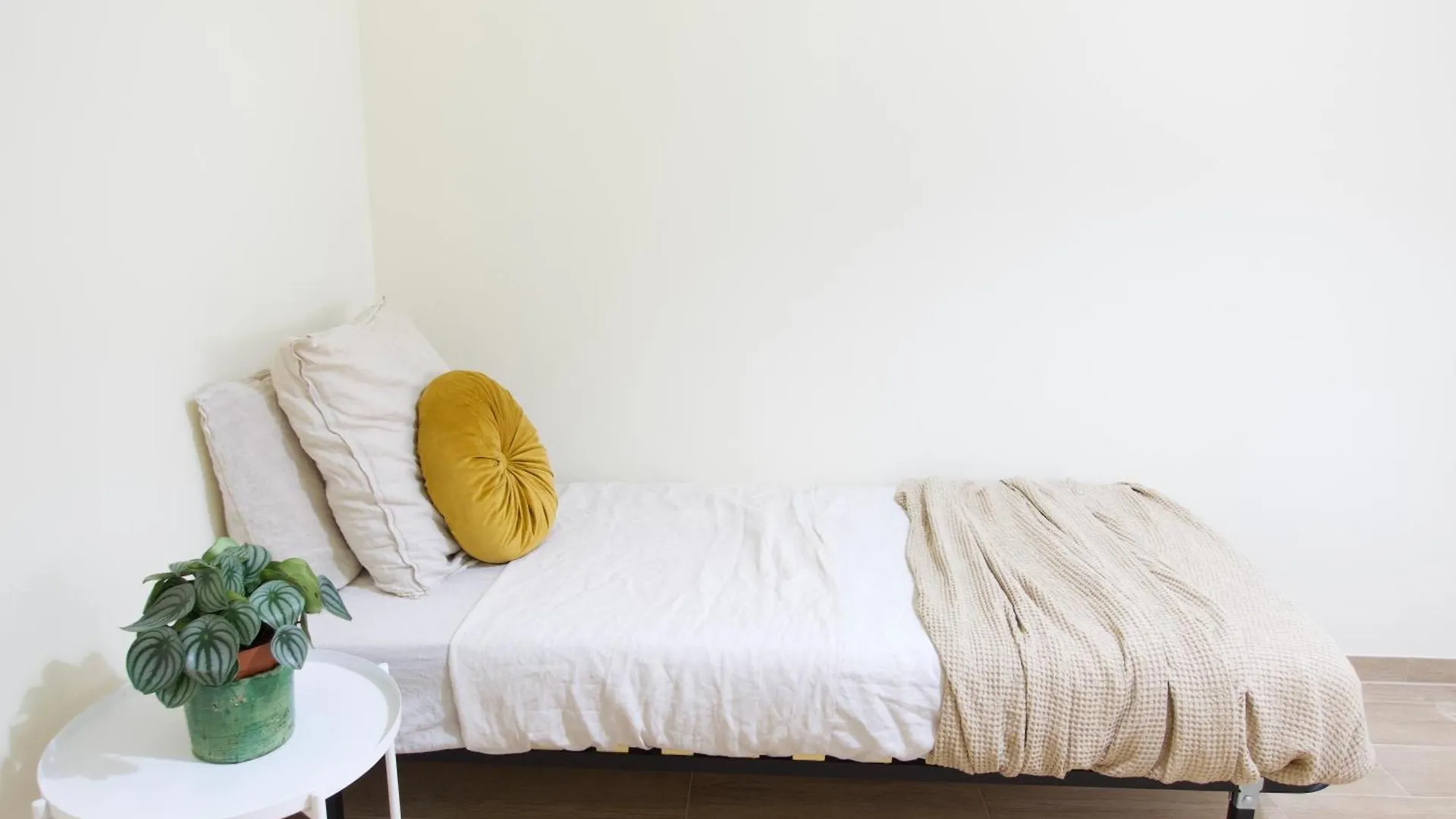 Cosmopolitan Lisbon Suites - Ground Floor Homestay